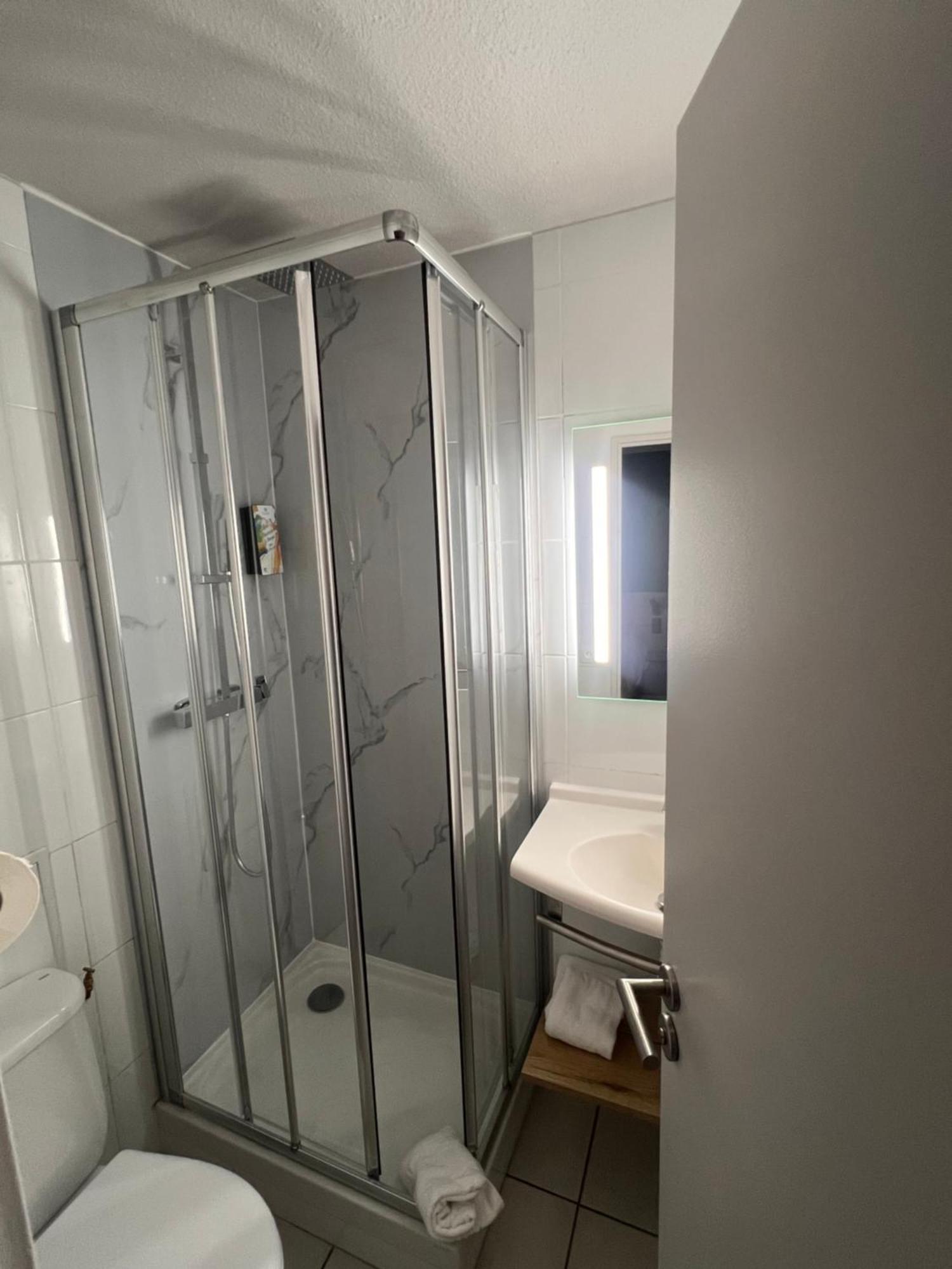 Sure Hotel By Best Western Nimes Est Eksteriør bilde